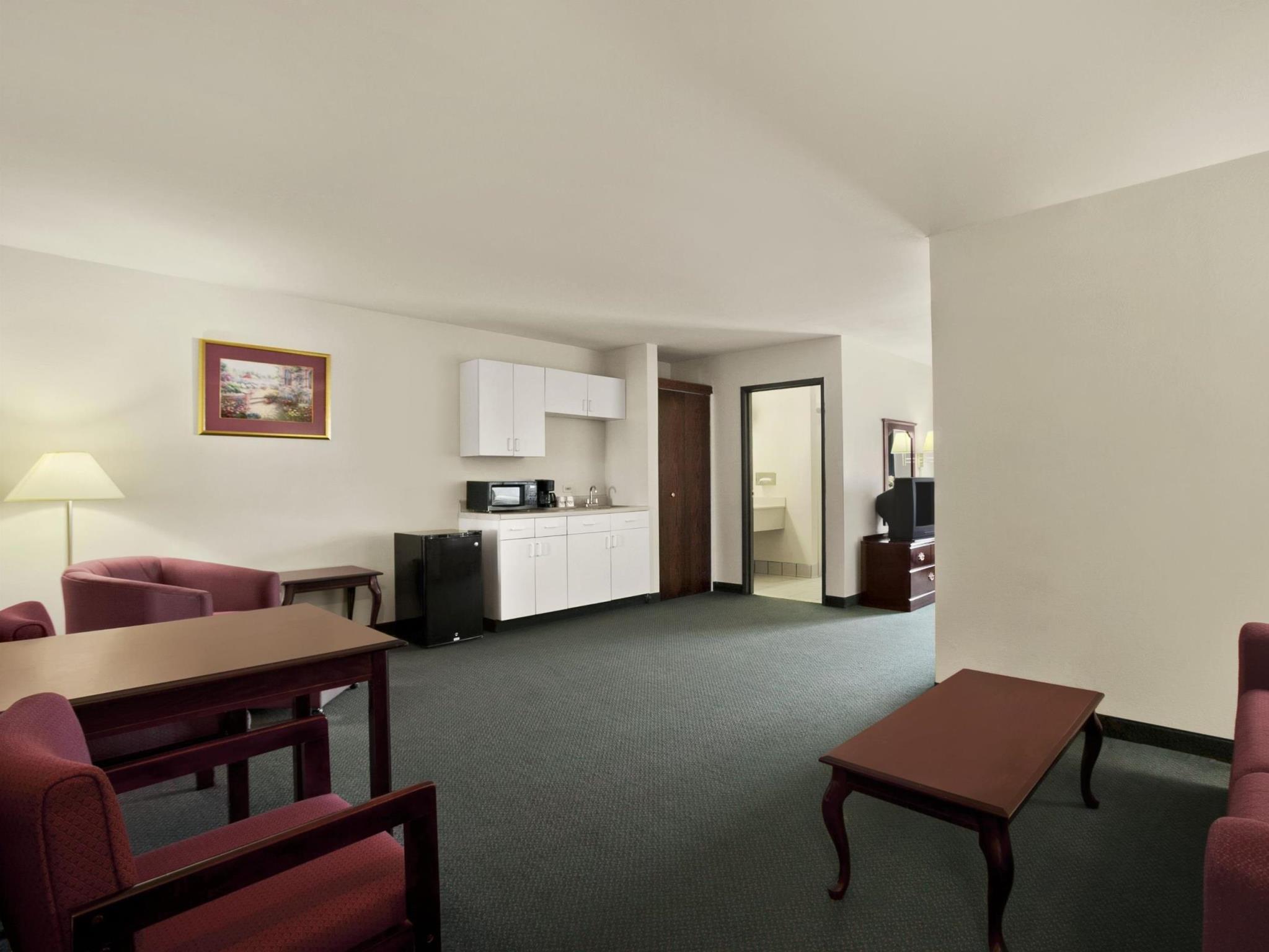Days Inn & Suites By Wyndham Romeoville Eksteriør billede