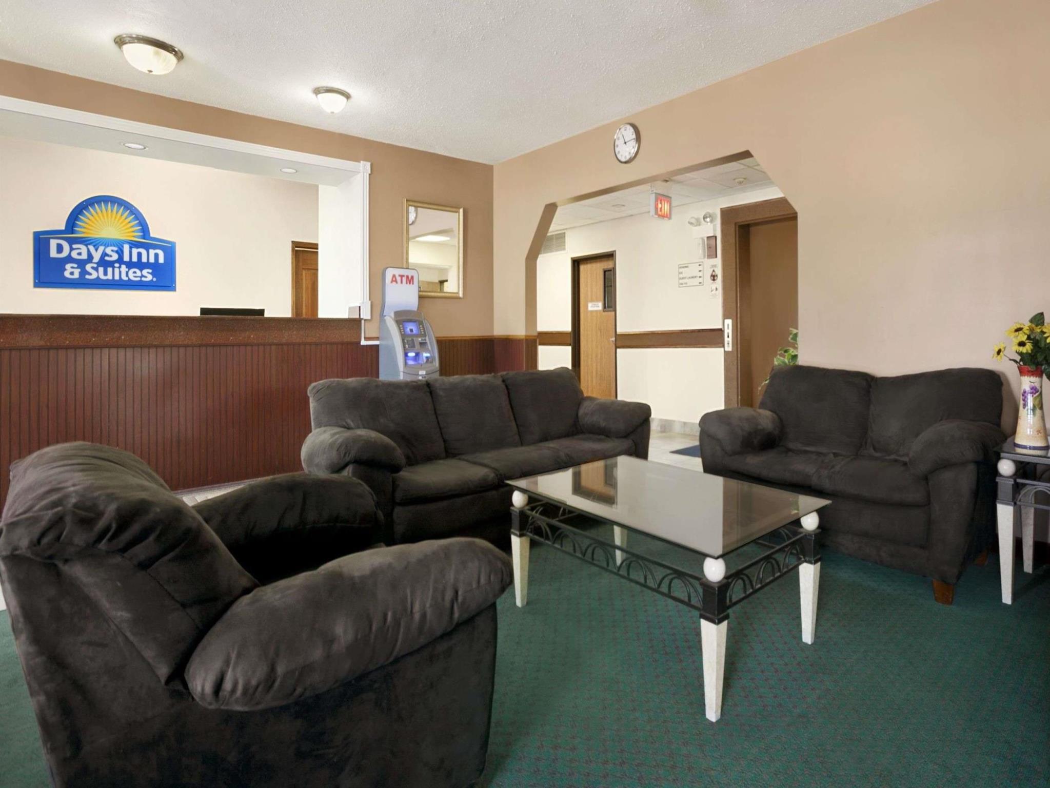 Days Inn & Suites By Wyndham Romeoville Eksteriør billede