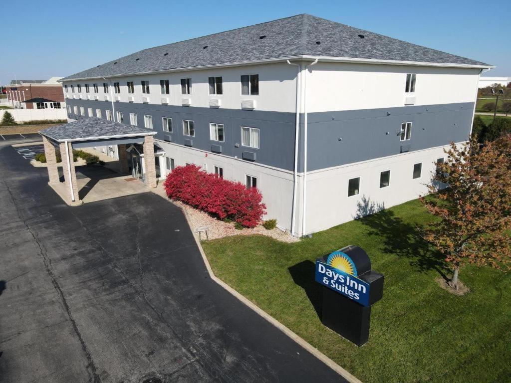 Days Inn & Suites By Wyndham Romeoville Eksteriør billede